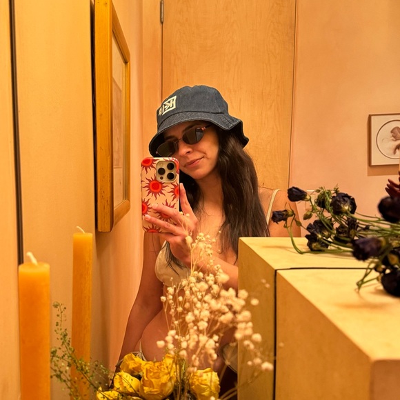 Meet your Posher, Jessica - Picture 1 of 1